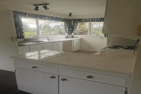 Photo of property in 244 Boord Crescent, Kumeu, 0891