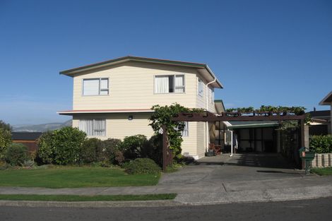 Photo of property in 4 Finn Place, Titahi Bay, Porirua, 5022