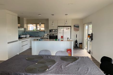 Photo of property in 19 Cheval Drive, Totara Vale, Auckland, 0629