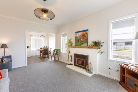 Photo of property in 20 George Street, Dannevirke, 4930