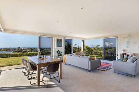 Photo of property in 33 Veale Road, Frankleigh Park, New Plymouth, 4371