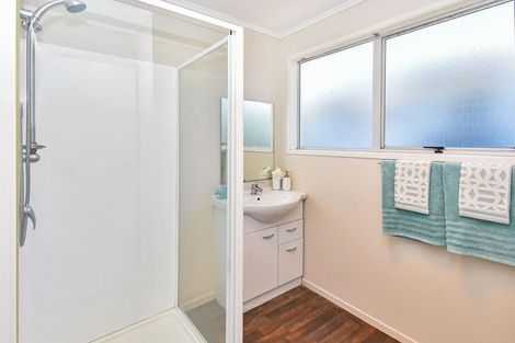 Photo of property in 25 Gibbons Road, Weymouth, Auckland, 2103