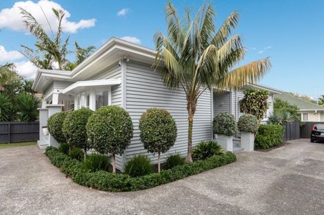 Photo of property in 1012 Great North Road, Point Chevalier, Auckland, 1022