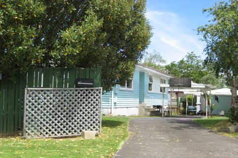 Photo of property in 40 Tarata Crescent, Mangere Bridge, Auckland, 2022