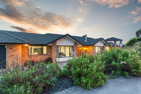 Photo of property in 274 Hill Road, The Gardens, Auckland, 2105