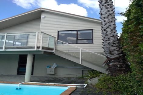 Photo of property in 1/13 Garadice Road, Rothesay Bay, Auckland, 0630