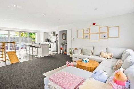 Photo of property in 395 Stokes Valley Road, Stokes Valley, Lower Hutt, 5019