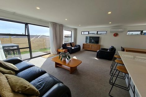 Photo of property in 20a Pakaraka Drive, Papakura, 2110