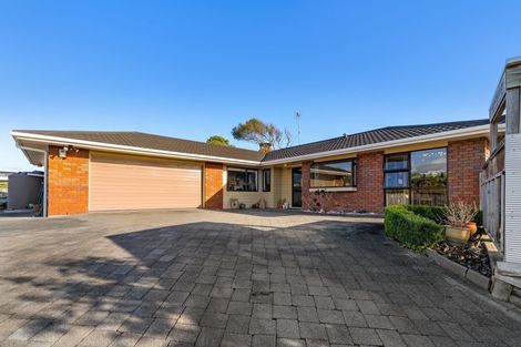 Photo of property in 6 Queens Road, Waikanae Beach, Waikanae, 5036