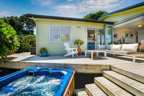 Photo of property in 6 Edwin Mitchelson Road, Muriwai, Waimauku, 0881