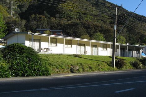 Photo of property in 2/1 Angle Street, Picton, 7220