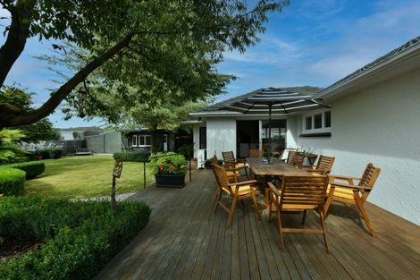 Photo of property in 19 Middlepark Road, Sockburn, Christchurch, 8042