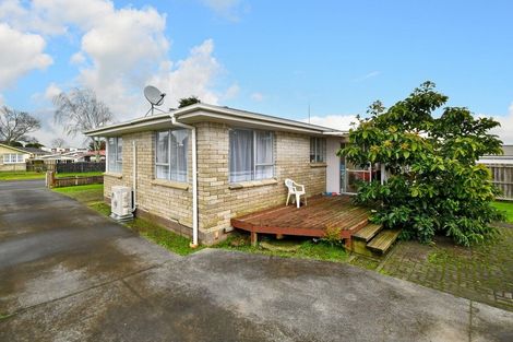 Photo of property in 134 Chichester Drive, Rosehill, Papakura, 2113