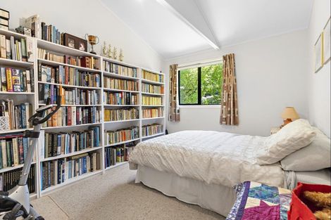 Photo of property in 37 Regent Street, Martinborough, 5711