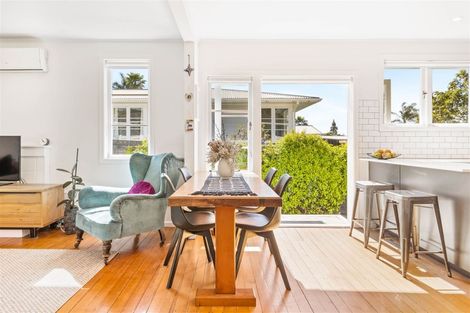 Photo of property in 1/10 Neil Avenue, Te Atatu Peninsula, Auckland, 0610