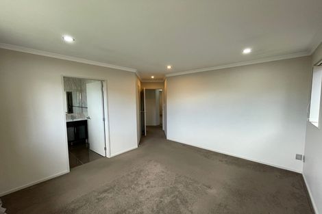 Photo of property in 8a Tawa Crescent, Manurewa, Auckland, 2102