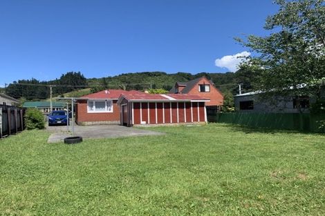 Photo of property in 39 Bledisloe Crescent, Wainuiomata, Lower Hutt, 5014