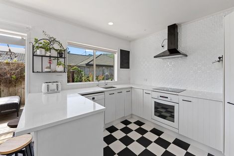 Photo of property in 5a Hemi Street, Waikanae, 5036