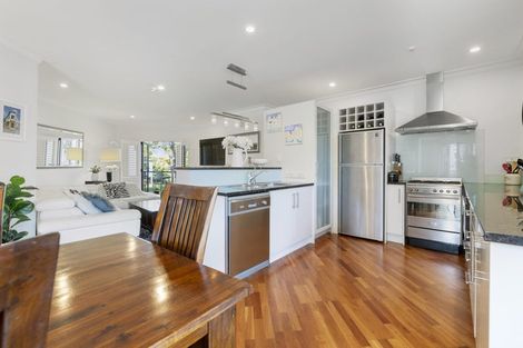 Photo of property in 2/177 Hurstmere Road, Takapuna, Auckland, 0622