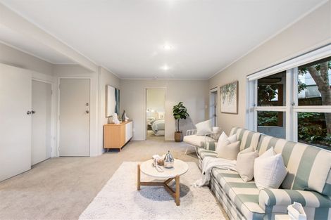 Photo of property in 3/14 Frieston Road, Milford, Auckland, 0620