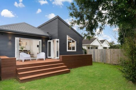 Photo of property in 22 Taikata Road, Te Atatu Peninsula, Auckland, 0610