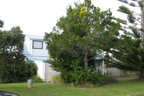 Photo of property in 11 Ngatira Place, Snells Beach, 0920