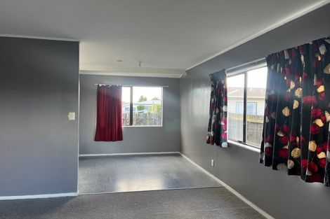 Photo of property in 2/18 Templeton Place, Clendon Park, Auckland, 2103