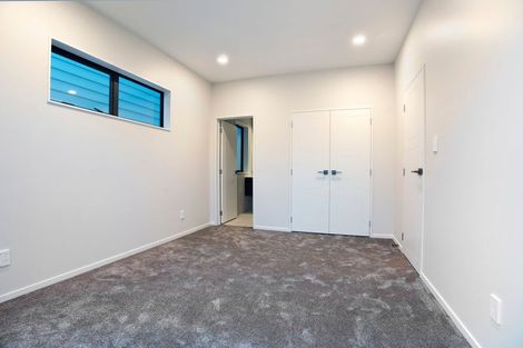 Photo of property in 5a Topliss Drive, Northcross, Auckland, 0632