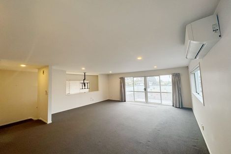 Photo of property in 129 Hobsonville Road, West Harbour, Auckland, 0618