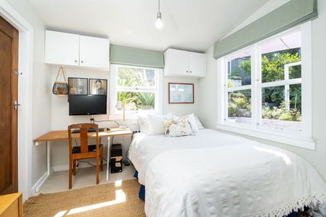 Photo of property in 8 Burns Road, Hospital Hill, Napier, 4110