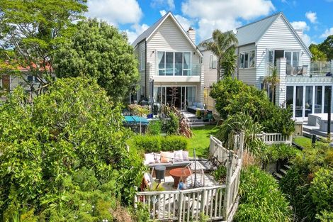 Photo of property in 7a Torkar Road, Clarks Beach, 2122