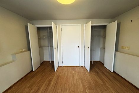 Photo of property in 18 Normanton Street, Glenfield, Auckland, 0629