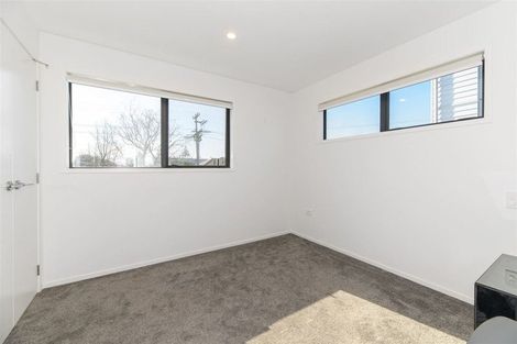 Photo of property in 2/10 Yeovil Road, Te Atatu Peninsula, Auckland, 0610