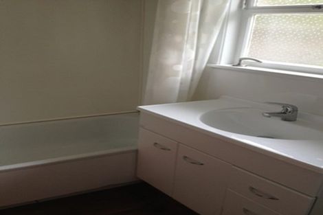 Photo of property in 1/37 Parr Terrace, Castor Bay, Auckland, 0620