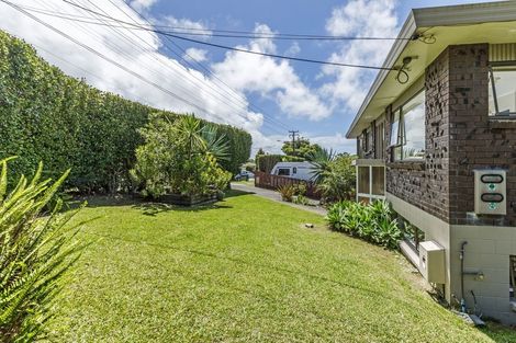 Photo of property in 1/15 Deep Creek Road, Waiake, Auckland, 0630