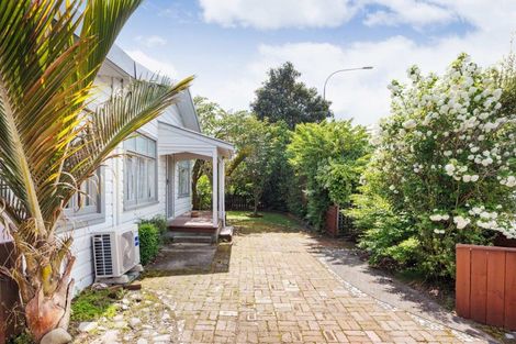 Photo of property in 17 Haydon Street, Roslyn, Palmerston North, 4414