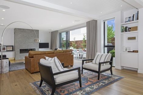 Photo of property in 39 Winchester Street, Merivale, Christchurch, 8014