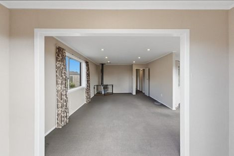 Photo of property in 21 Truby King Street, Merrilands, New Plymouth, 4312