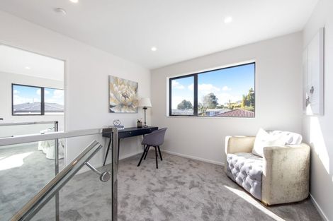 Photo of property in 3c Pendlebury Street, Green Bay, Auckland, 0604