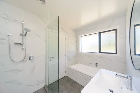 Photo of property in 1 Rangeview Drive, Kelvin Grove, Palmerston North, 4414