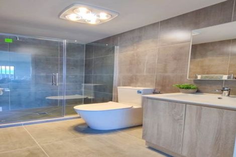 Photo of property in 7 Ngaru Way, Orewa, 0931