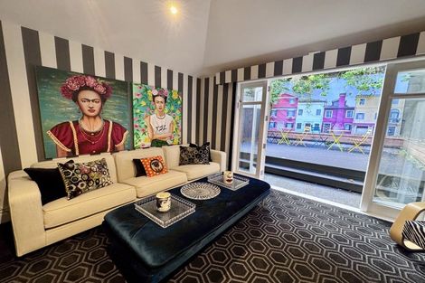 Photo of property in 322 Oriental Parade, Oriental Bay, Wellington, 6011