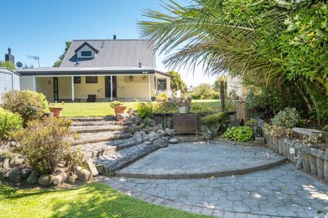 Photo of property in 12 Deakin Place, Clive, 4102