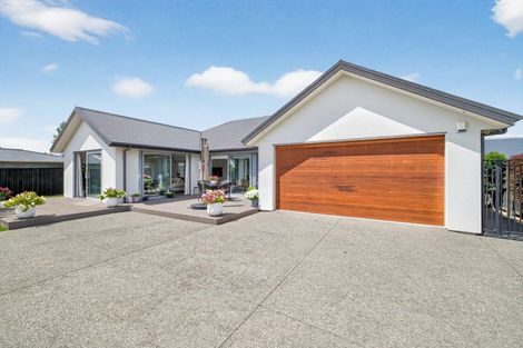 Photo of property in 17 Waterstock Way, Parklands, Christchurch, 8083