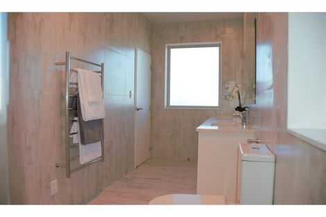 Photo of property in 98 Godfrey Drive, Orewa, 0931