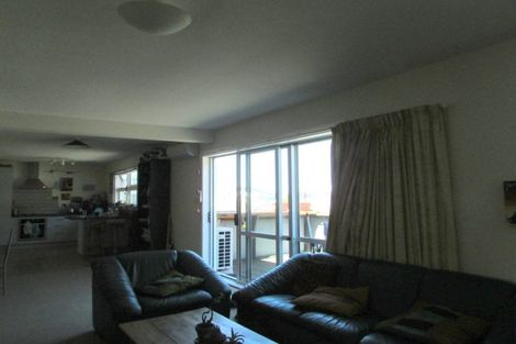 Photo of property in 2 Hawkhurst Road, Lyttelton, 8082