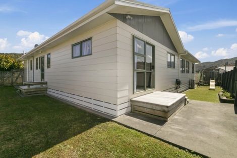 Photo of property in 5a Kilkenny Grove, Wainuiomata, Lower Hutt, 5014