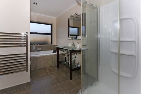 Photo of property in 29 Harbour View Heights, Picton, 7220