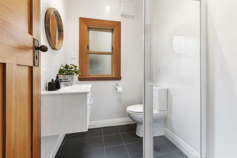 Photo of property in 35 Karepa Street, Brooklyn, Wellington, 6021