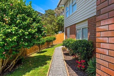 Photo of property in 18 Murano Place, Chatswood, Auckland, 0626